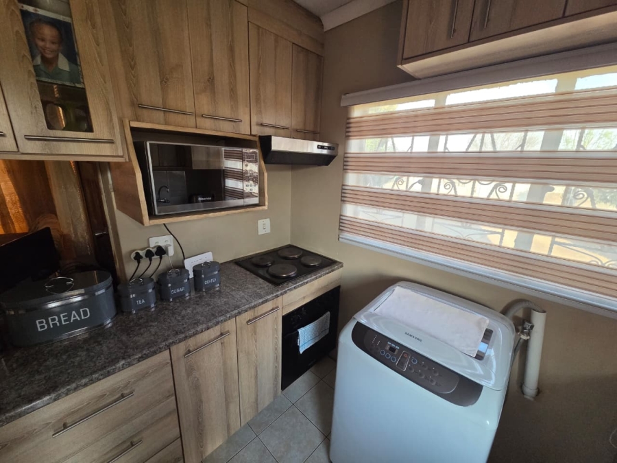 2 Bedroom Property for Sale in Lourierpark Free State